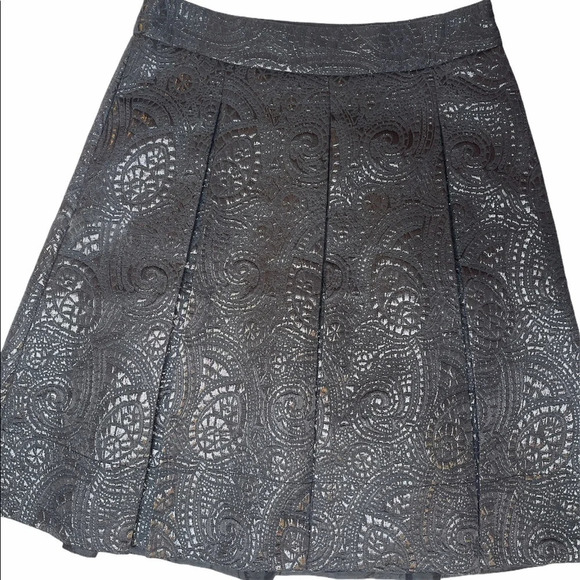 Banana Republic Black Jaquard Print Pleated Skirt - Picture 3 of 7